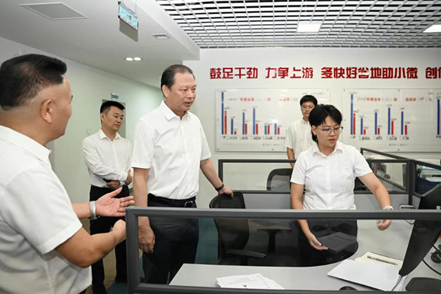 范少军在市金控集团调研时指出：不断提升金融国资运营管理能力为自贸港核心引领区和“六个之城”建设提供高质量金融服务